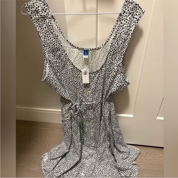 Old Navy Fit & Flare Crepe Button-Front Mini Dress - Picture 5 of 7